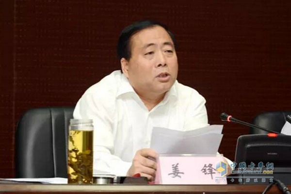 法士特领导职务调整 严鉴铂任董事长 - 卡车配