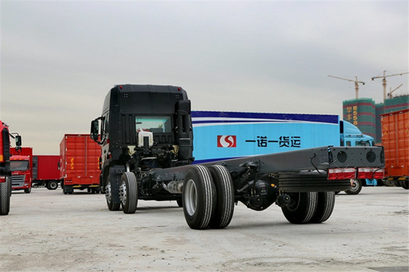 江淮 格尔发A5W准重卡 标载型 270马力 8X4 9.5米 国四排半载货车(法士特9档)(HFC1311P2K4H45F)