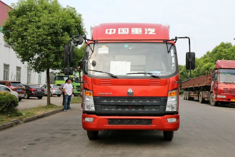 中国重汽HOWO 统帅 168马力 6.2米 4X2 国五单排厢式载货车(ZZ5147XXYH451CE1)
