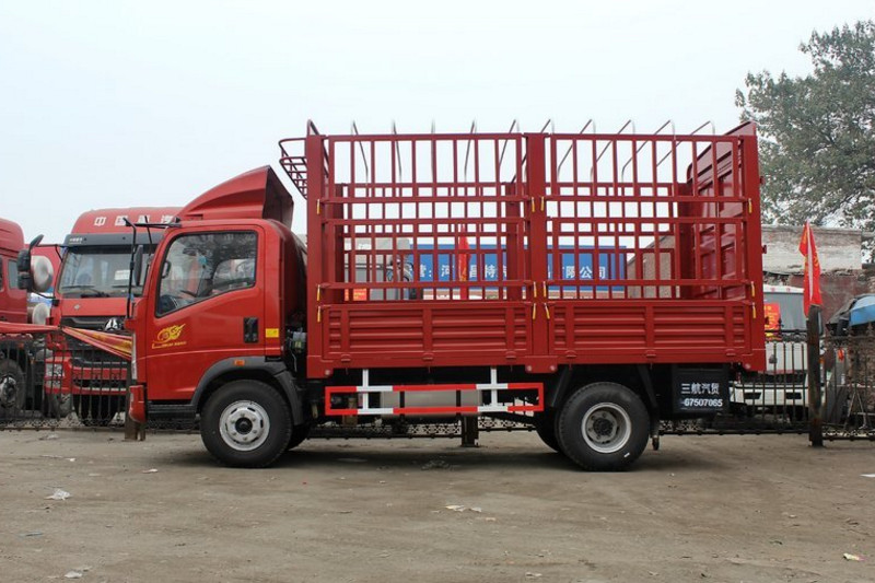 中国重汽HOWO 悍将 物流版 141马力 4.2米 4X2 国五单排仓栅式轻卡(ZZ5047CCYF341CE143)